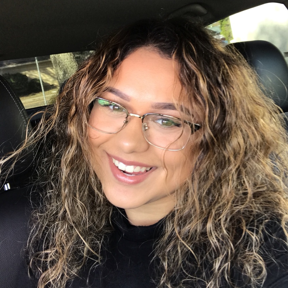 Meet your Posher, Julissa